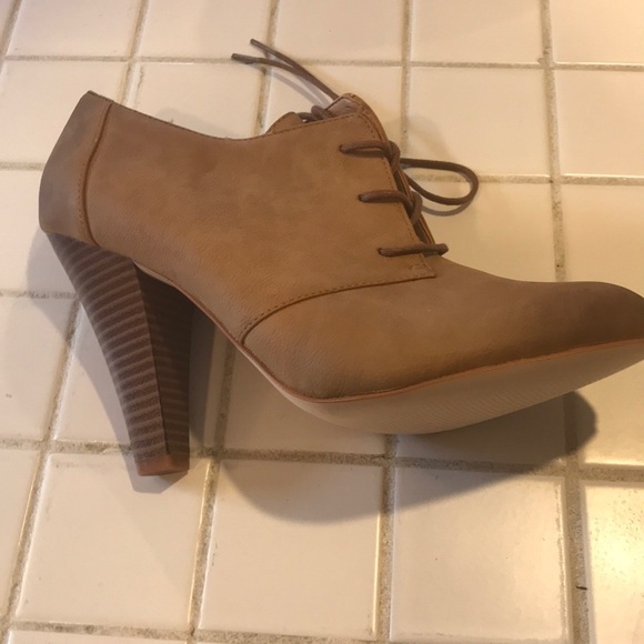 Bootie shoes - Picture 2 of 3